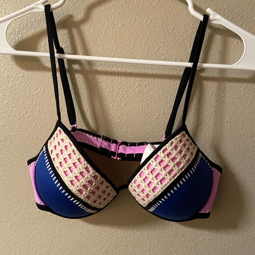 Bikini top